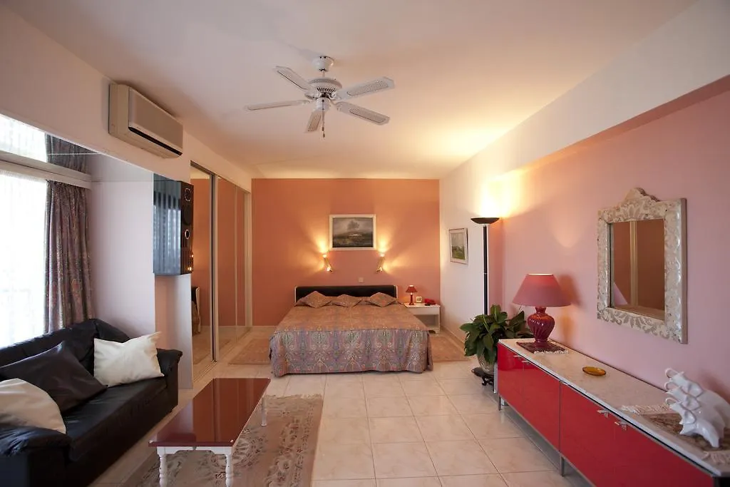 Marbella Del Este Hotel